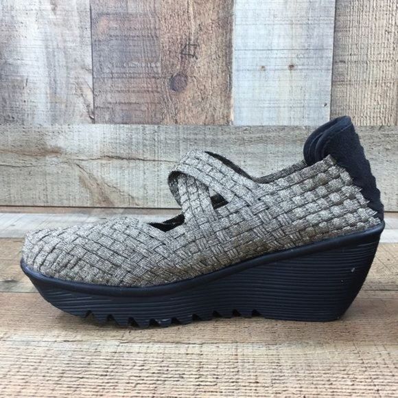 Bernie Mev Black Metallic Woven Wedge Pumps - Picture 4 of 11